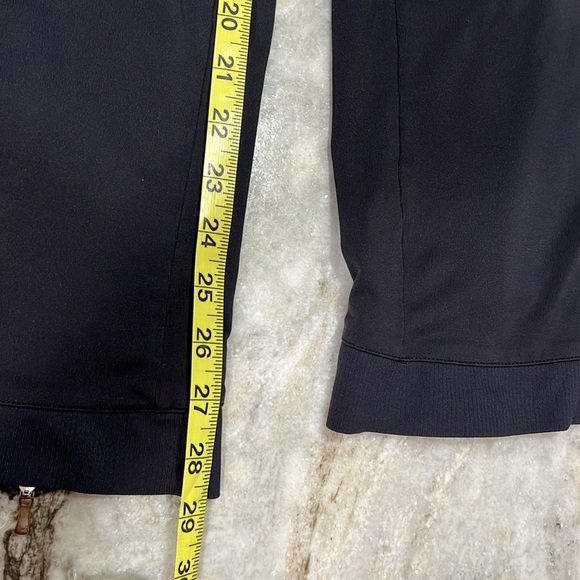 Under Armour Women’s Size Small - Picture 7 of 7